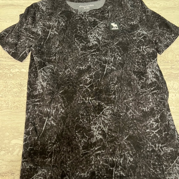Abercrombie T-Shirts - Picture 4 of 5